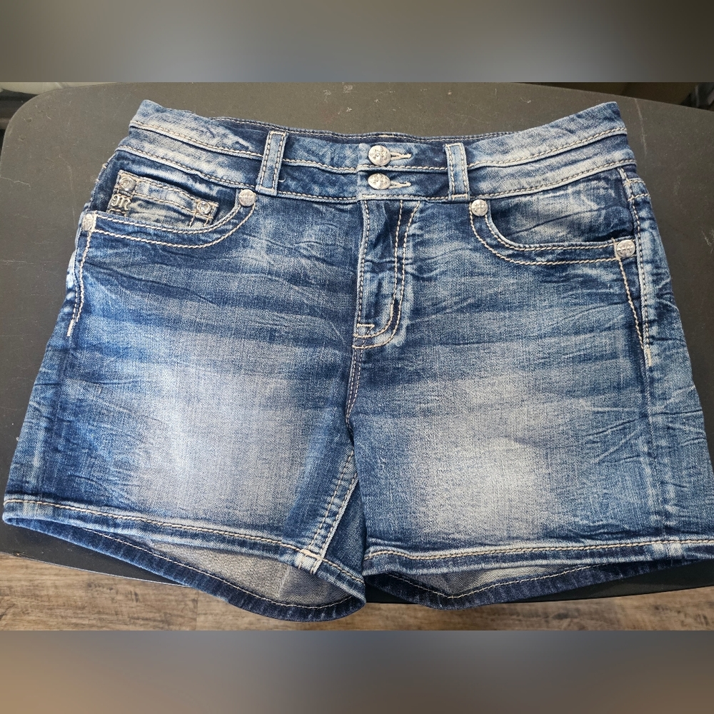 Miss Me curvy short